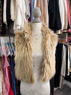 bebe Faux Fur Vest in Light Beige